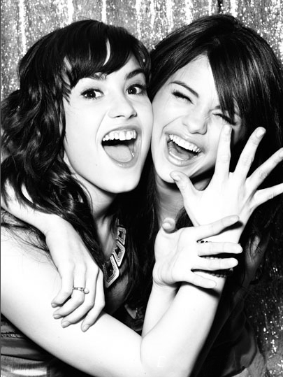 Selena+Gomez++Demi+Lovato+001453