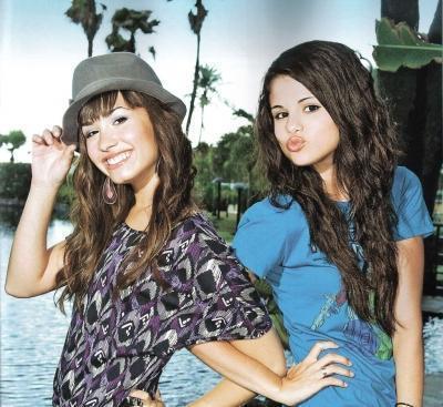 selena-gomez-demi-lovato-206077